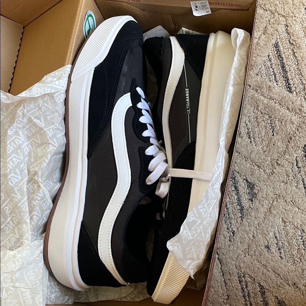 Vans Ultrarange Black and White Sneakers - Picture 4 of 4